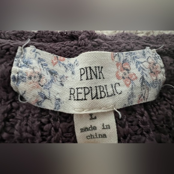 Women’s Fall Sweater - Picture 2 of 4